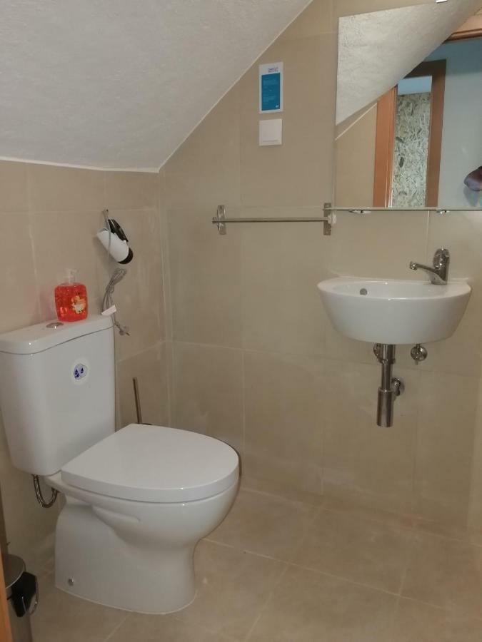 Ocean'S 7 - Lagos Guest House Екстериор снимка