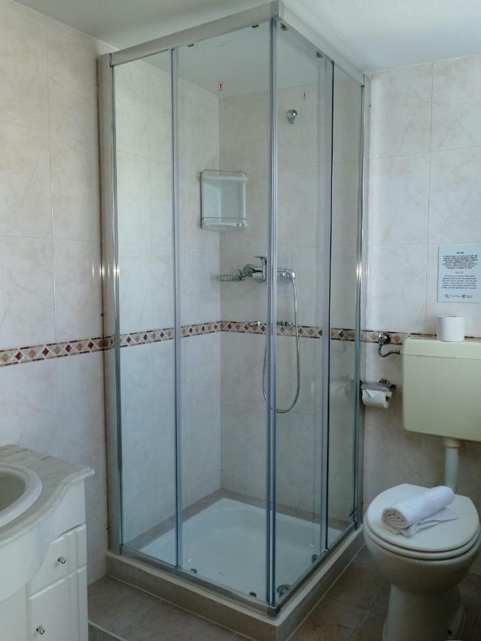 Ocean'S 7 - Lagos Guest House Екстериор снимка